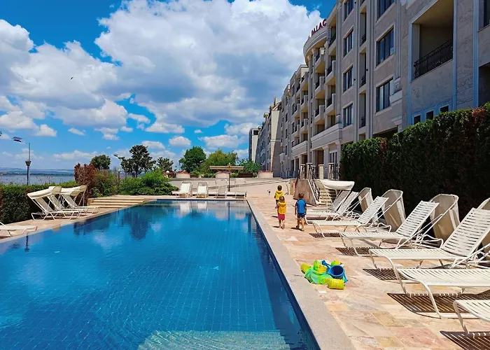 Cosher - Gardenia Palace 10 Free Parking Поморие